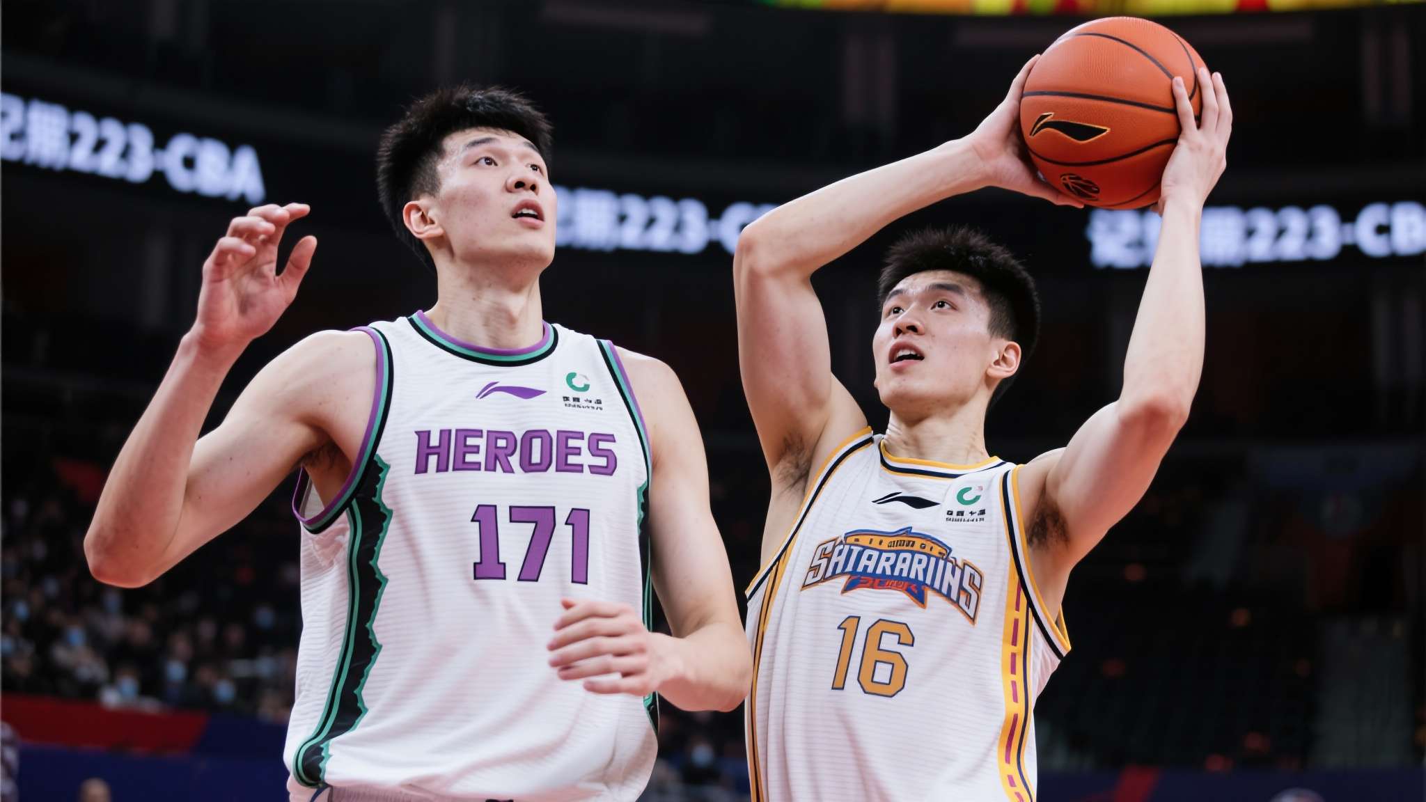回顾2022-2023 CBA赛事，杨瀚森交出了场均16.6分的数据单。在高强度